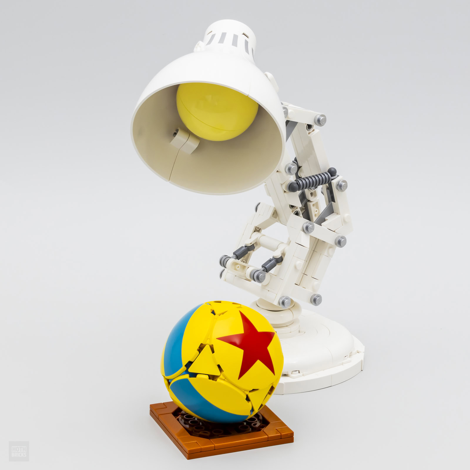 21357-lego-ideas-disney-pixar-